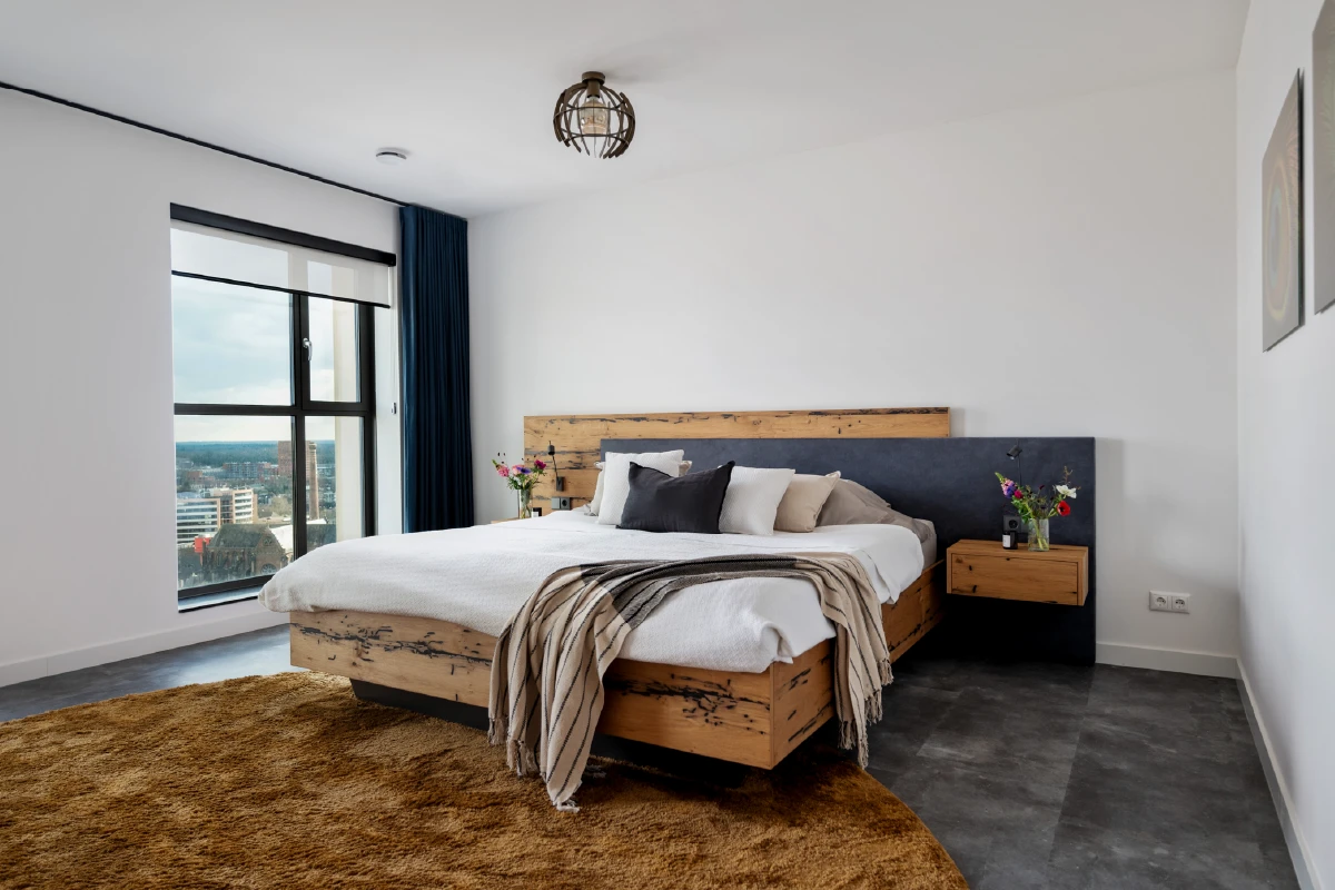 Bed op maat Duo Pezze van Venetiaans meerpalenhout