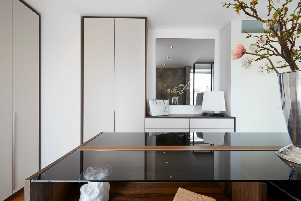 Detail van inbouwkasten