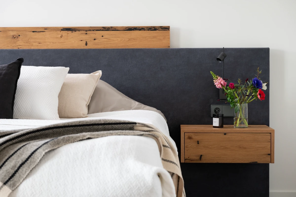 Eiken houten bed van Venetiaanse meerpalen