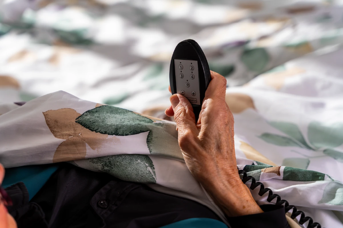 Bediening van bed met massage-functie