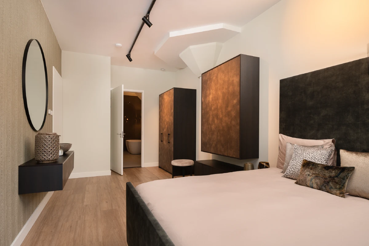 Diverse kasten in hotel chique slaapkamer