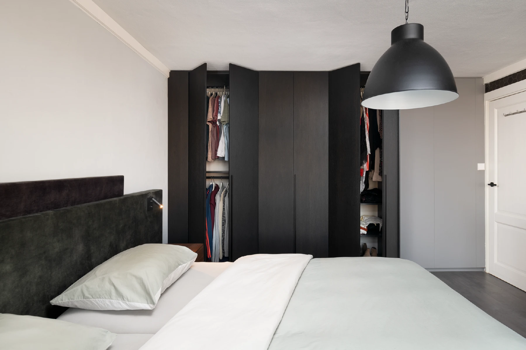 Kast op maat in moderne slaapkamer