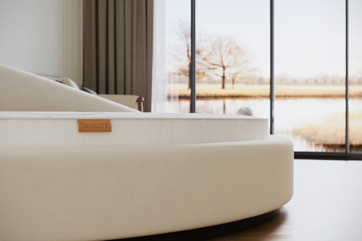 Stoffering van een rond bed