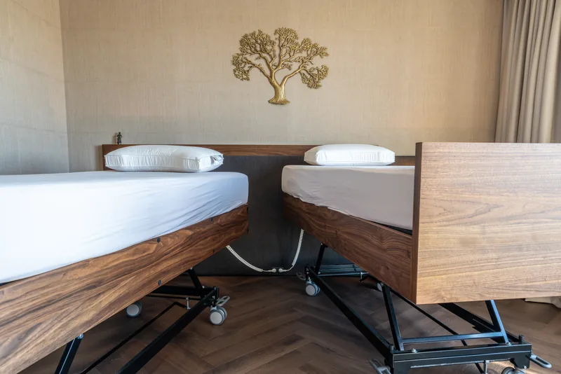 Seniorenbed Duo Pezze volledig in hout