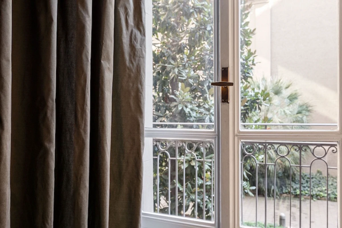 Verduisterende gordijnen in de slaapkamer