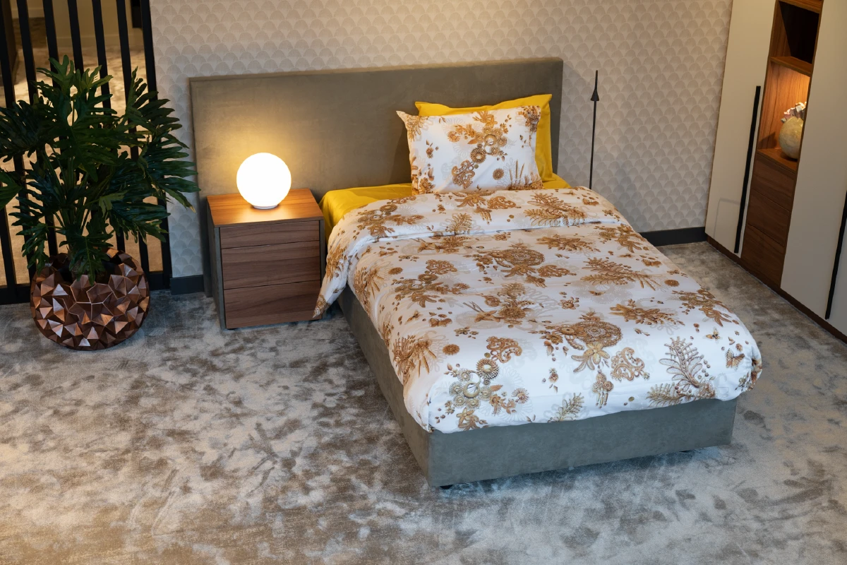Twijfelaar bed in compacte slaapkamer
