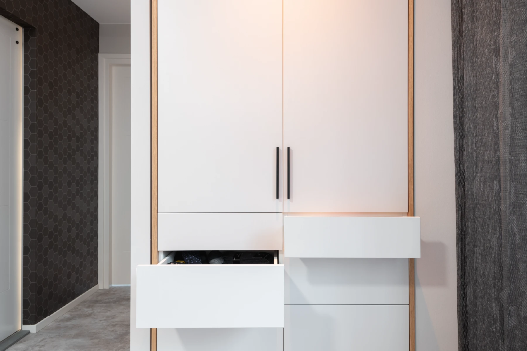 Voorliggende laden in inbouwkast