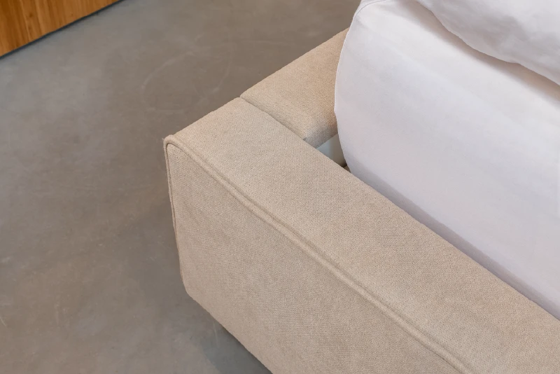 Detail van de zwevende ombouw