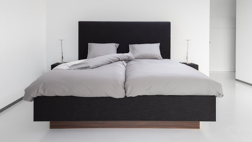 zwevend design bed ferrara in zwart