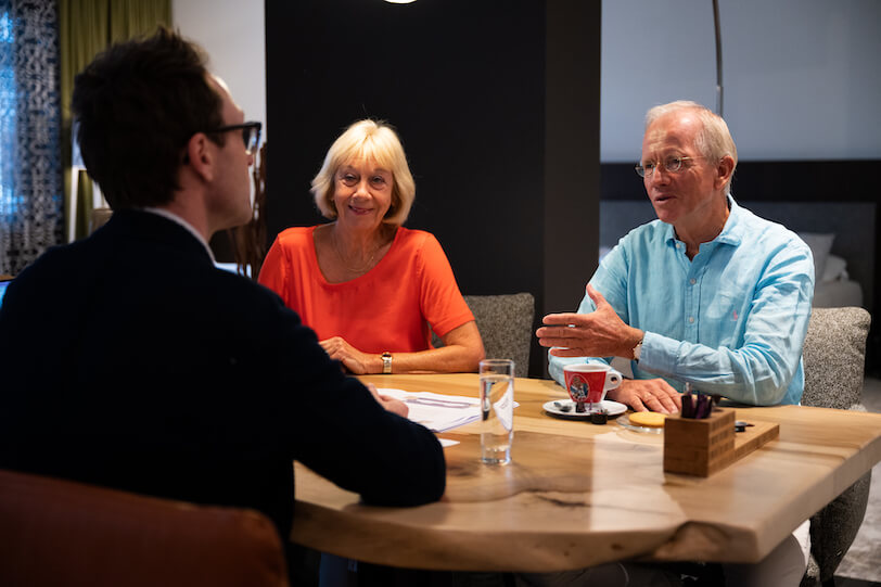 slaapkamer inspiratie aan tafel met de klant