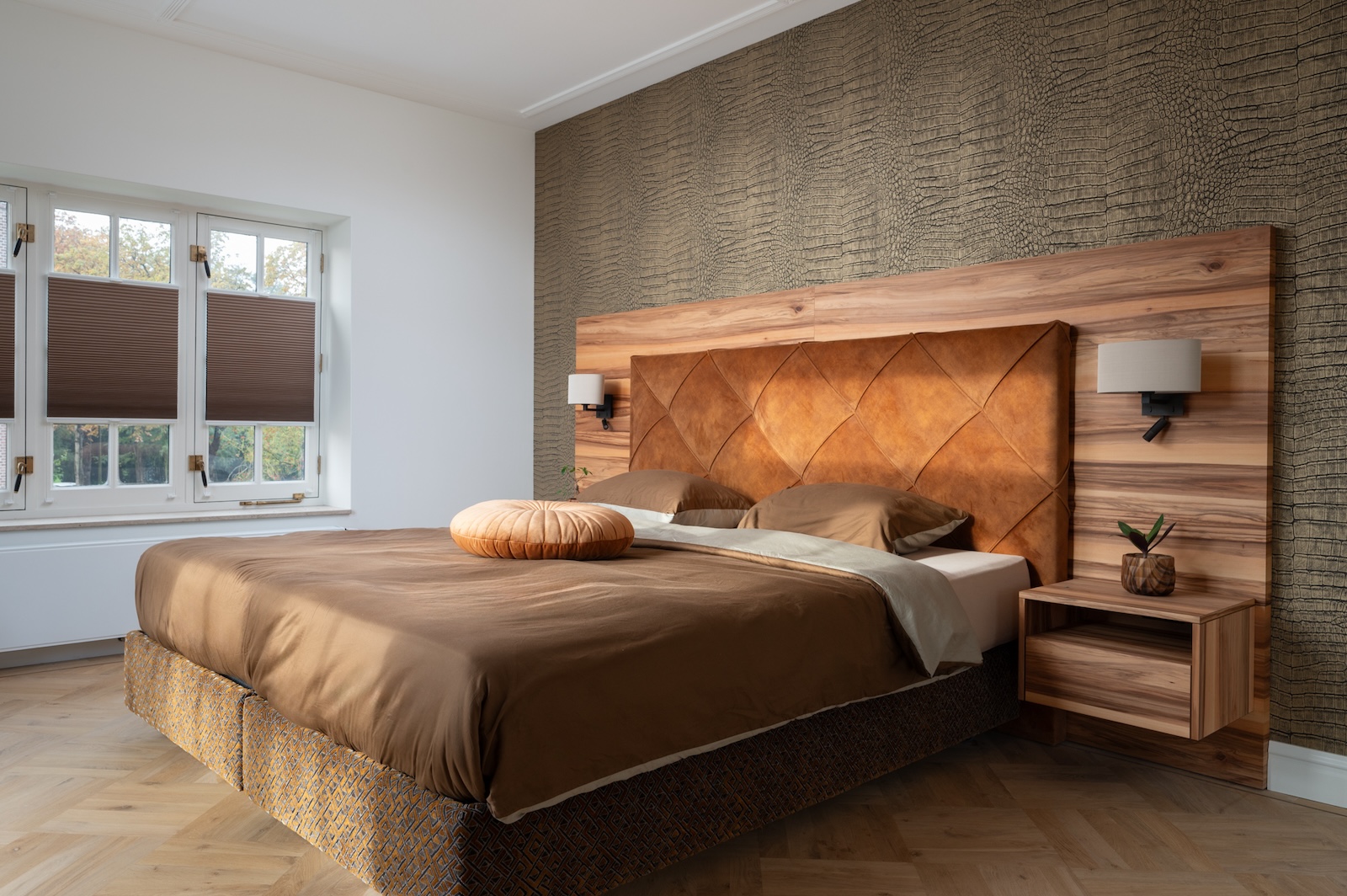 bijzonder bed model finotore in combinatie met red hum hout