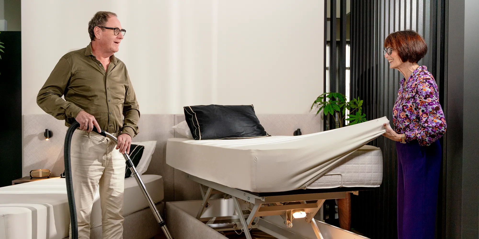 Hoog laag seniorenbed van DeSuite